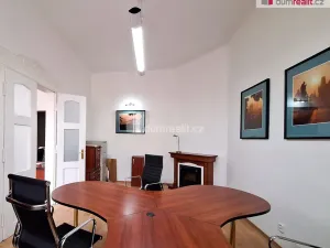Pronájem kanceláře, Praha - Bubeneč, Bubenečská, 51 m2