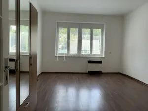 Pronájem bytu 1+kk, Praha - Vokovice, Africká, 31 m2
