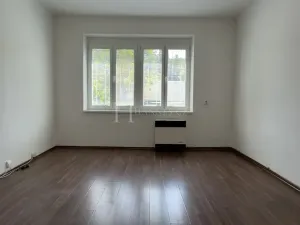 Pronájem bytu 1+kk, Praha - Vokovice, Africká, 31 m2