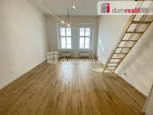 Pronájem bytu 1+kk, Praha - Smíchov, Na Valentince, 42 m2