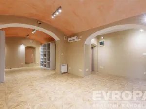 Pronájem obchodního prostoru, Praha - Žižkov, Husitská, 49 m2