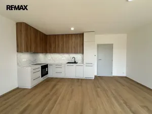 Pronájem bytu 1+kk, Třebíč - Nové Město, Modřínová, 38 m2