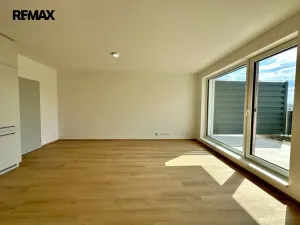 Pronájem bytu 1+kk, Třebíč - Nové Město, Modřínová, 38 m2