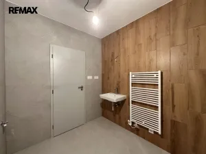 Pronájem bytu 1+kk, Třebíč - Nové Město, Modřínová, 38 m2