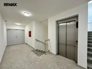 Pronájem bytu 1+kk, Třebíč - Nové Město, Modřínová, 38 m2