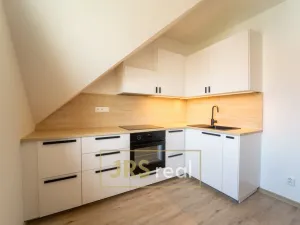 Prodej bytu 3+1, Hustopeče, Gen. Peřiny, 78 m2