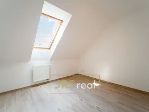 Prodej bytu 3+1, Hustopeče, Gen. Peřiny, 78 m2