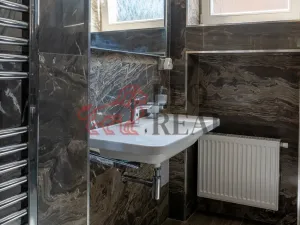 Prodej bytu 3+1, Karlovy Vary, Poděbradská, 101 m2