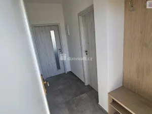 Pronájem bytu 2+kk, Praha - Holešovice, Osadní, 46 m2