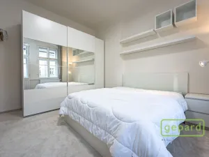 Pronájem bytu 2+kk, Praha - Smíchov, Grafická, 54 m2
