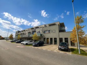 Pronájem bytu 2+kk, Praha, U Hostavického potoka, 56 m2