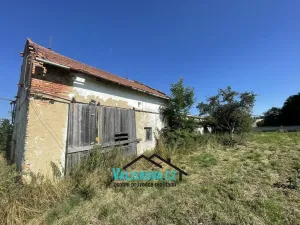 Prodej zemědělského objektu, Uhřice, 3167 m2