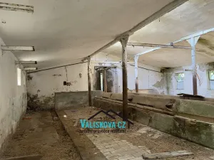 Prodej zemědělského objektu, Uhřice, 3167 m2