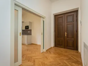 Pronájem bytu 2+kk, Praha - Staré Město, Kozí, 39 m2