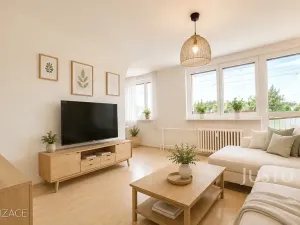 Prodej bytu 4+kk, Kamenice, Sídliště II, 77 m2