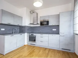 Pronájem bytu 2+kk, Praha - Holešovice, Osadní, 62 m2