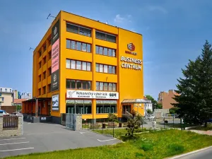Pronájem kanceláře, Praha - Vysočany, Lisabonská, 53 m2