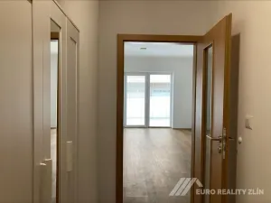 Pronájem bytu 1+kk, Zlín, Ševcovská, 33 m2