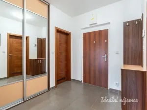 Pronájem bytu 2+kk, Praha - Smíchov, Jeřabinová, 53 m2