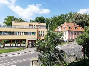 Pronájem bytu 1+1, Praha - Smíchov, Podbělohorská, 34 m2