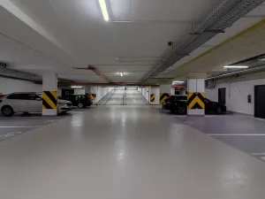 Pronájem garážového stání, Praha - Holešovice, U průhonu, 19 m2