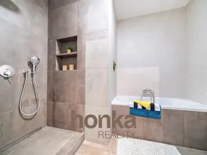 Prodej bytu 3+1, Praha - Holešovice, Janovského, 110 m2