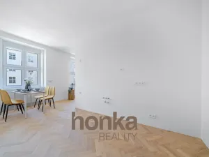 Prodej bytu 3+1, Praha - Holešovice, Janovského, 110 m2