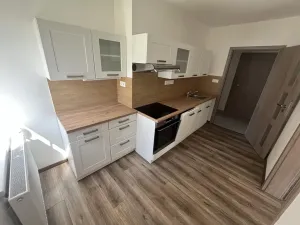 Pronájem bytu 2+1, Liberec, Na Srázu, 76 m2