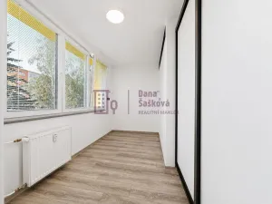 Pronájem bytu 2+kk, Jindřichův Hradec - Jindřichův Hradec III, sídliště Vajgar, 47 m2
