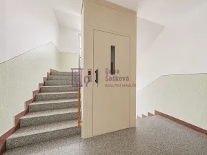 Pronájem bytu 2+kk, Jindřichův Hradec - Jindřichův Hradec III, sídliště Vajgar, 47 m2
