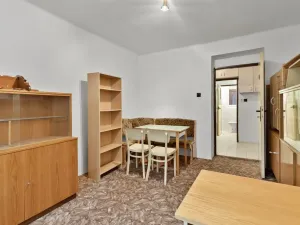 Prodej bytu 3+1, Králův Dvůr, Pod Hájem, 56 m2