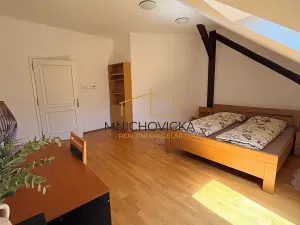 Pronájem bytu 3+kk, Žebrák, Náměstí, 87 m2