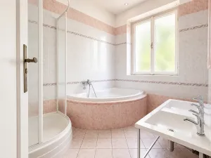 Pronájem kanceláře, Říčany - Strašín, Kaštanová, 250 m2