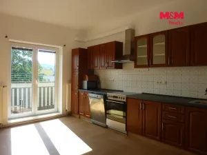 Pronájem bytu 2+1, Náchod, Husovo náměstí, 80 m2