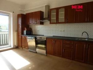 Pronájem bytu 2+1, Náchod, Husovo náměstí, 80 m2