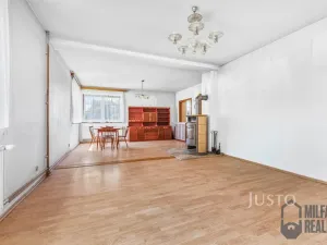 Prodej rodinného domu, Charvatce, 250 m2