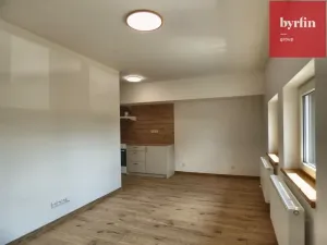 Pronájem bytu 2+kk, Opava, Lužická, 38 m2