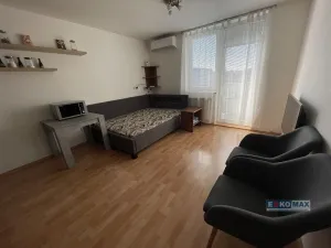 Pronájem bytu 1+kk, Břeclav, Seniorů, 34 m2