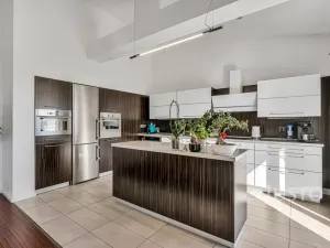 Prodej komerční nemovitosti, Ohrazenice, 401 m2