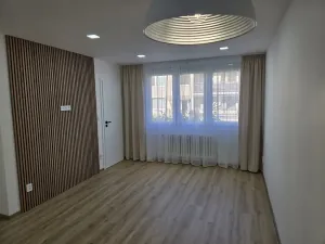 Prodej bytu 2+1, Praha - Lhotka, Zálesí, 42 m2