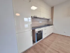 Pronájem bytu 1+kk, Hradec Králové - Nový Hradec Králové, Průběžná, 41 m2