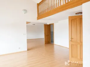 Pronájem atypického bytu, Tuchoměřice, V Kněžívce, 160 m2
