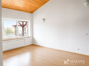 Pronájem atypického bytu, Tuchoměřice, V Kněžívce, 160 m2