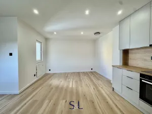 Pronájem bytu 2+kk, Jablonec nad Nisou, Nádražní, 55 m2