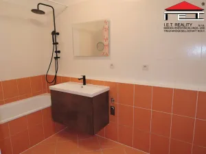Pronájem bytu 3+kk, Praha - Vysočany, Kabešova, 82 m2