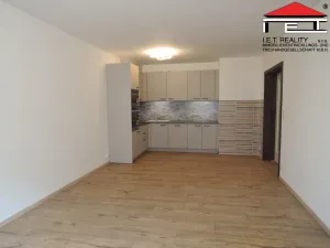 Pronájem bytu 3+kk, Praha - Vysočany, Kabešova, 82 m2