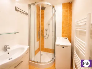 Prodej bytu 2+kk, Praha, Doležalova, 46 m2