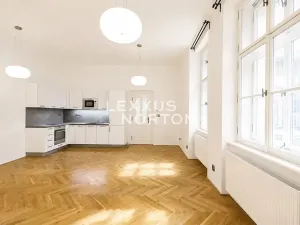 Pronájem bytu 2+kk, Praha - Nové Město, Na Poříčí, 60 m2