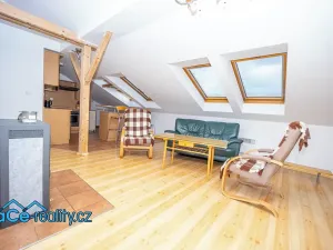 Pronájem bytu 2+kk, Hradec Králové, Ke Splavu, 70 m2