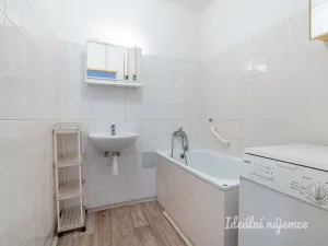 Pronájem bytu 3+1, Praha - Prosek, Jablonecká, 59 m2